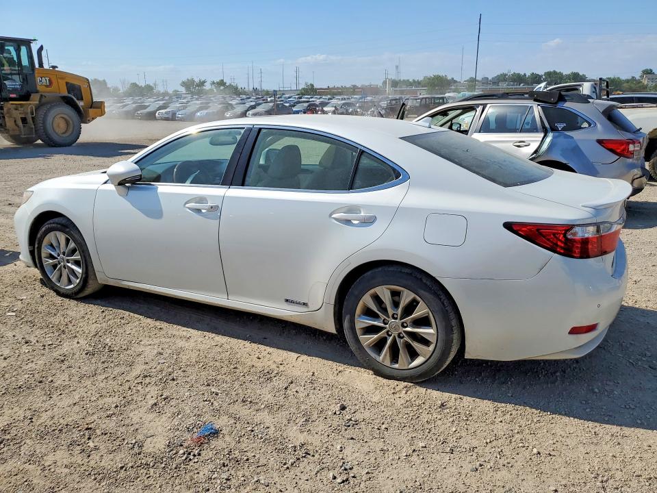 2013 Lexus ES VIN JTHBW1GG3D2011678 COPART salvage auction — REAR END, IA - CERT OF TITLE-SALVAGE TITLE, sold $1,600 on 2026-07-08 (photo 2)
