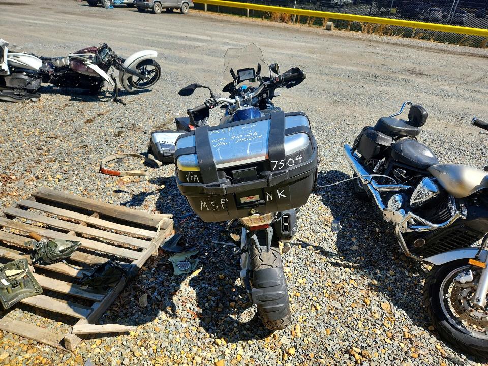 2015 BMW R 1200 VIN WB10A1102FZ187504 COPART salvage auction — REAR END, VA - CERT OF TITLE - SALVAGE, sold $2,400 on 2026-07-09 (photo 4)