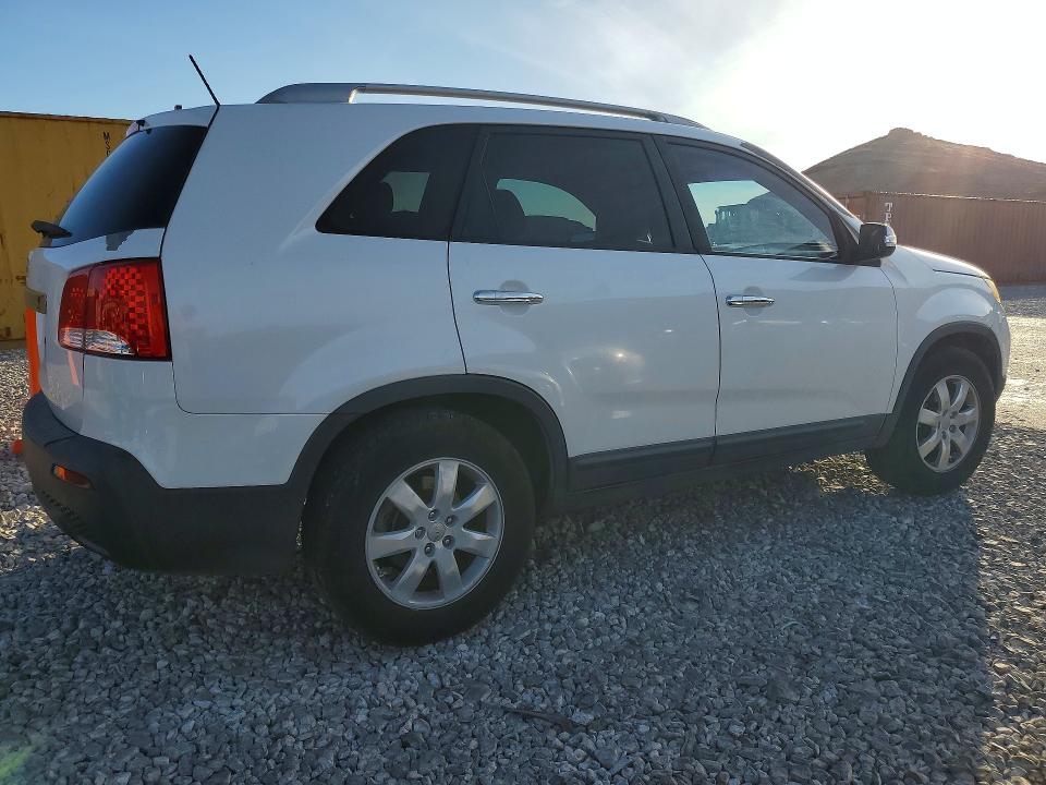 2013 Kia Sorento VIN 5XYKT3A65DG337655 COPART salvage auction — FRONT END, Az - Cert Of Title - Salvage, sold $900 on 2026-07-06 (photo 3)