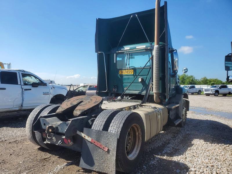 2017 Mack Cxu612 VIN 1M1AW01X8HM009807 COPART salvage auction — NORMAL WEAR, IN - CERTIFICATE OF TITLE, sold $1,900 on 2026-07-09 (photo 4)