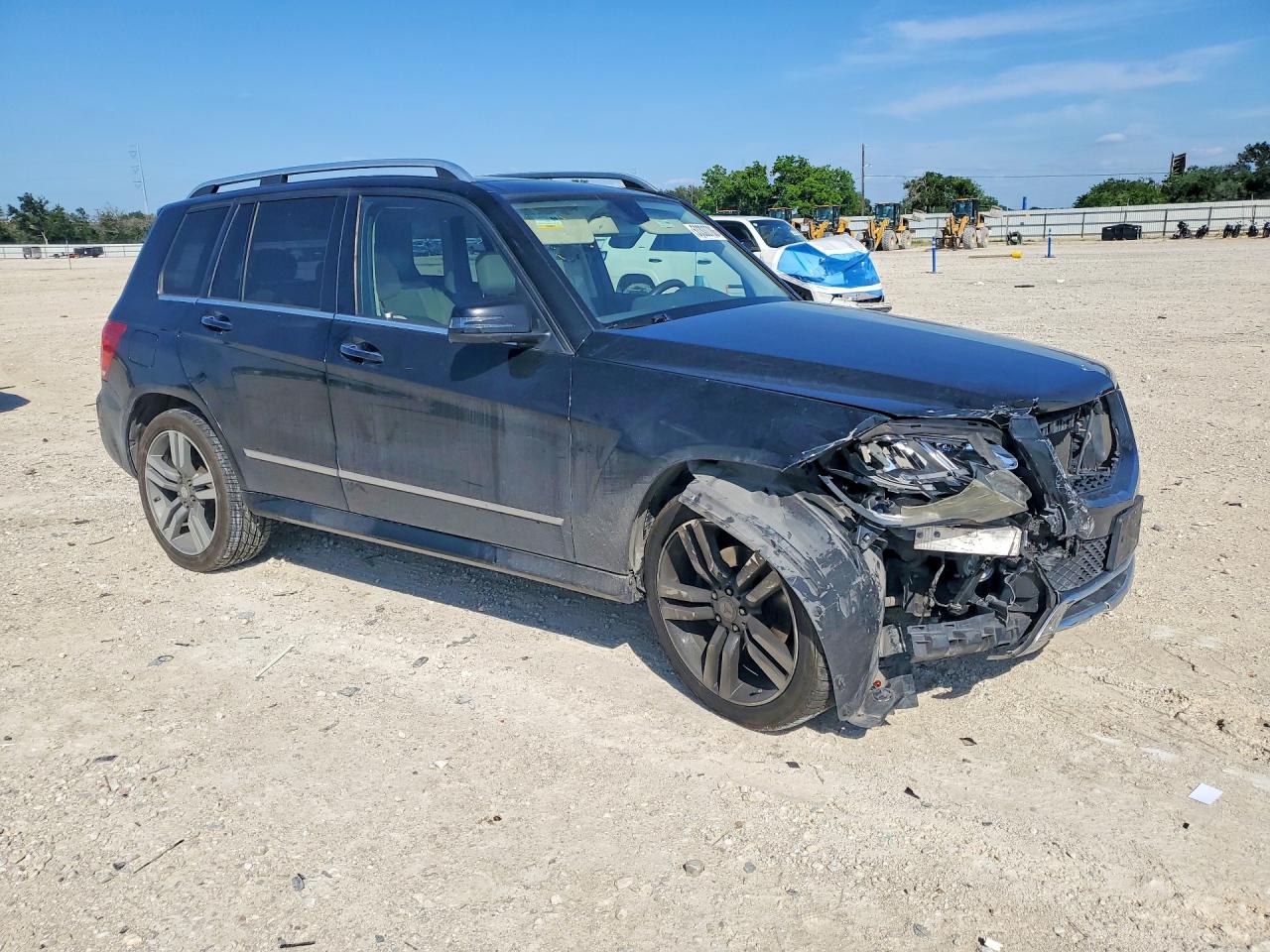 2013 Mercedes-Benz GLK-Class VIN WDCGG5HB9DG115894 COPART salvage auction — Front End, TX - SALVAGE VEHICLE TITLE, sold $2,900 on 2026-07-09 (photo 4)