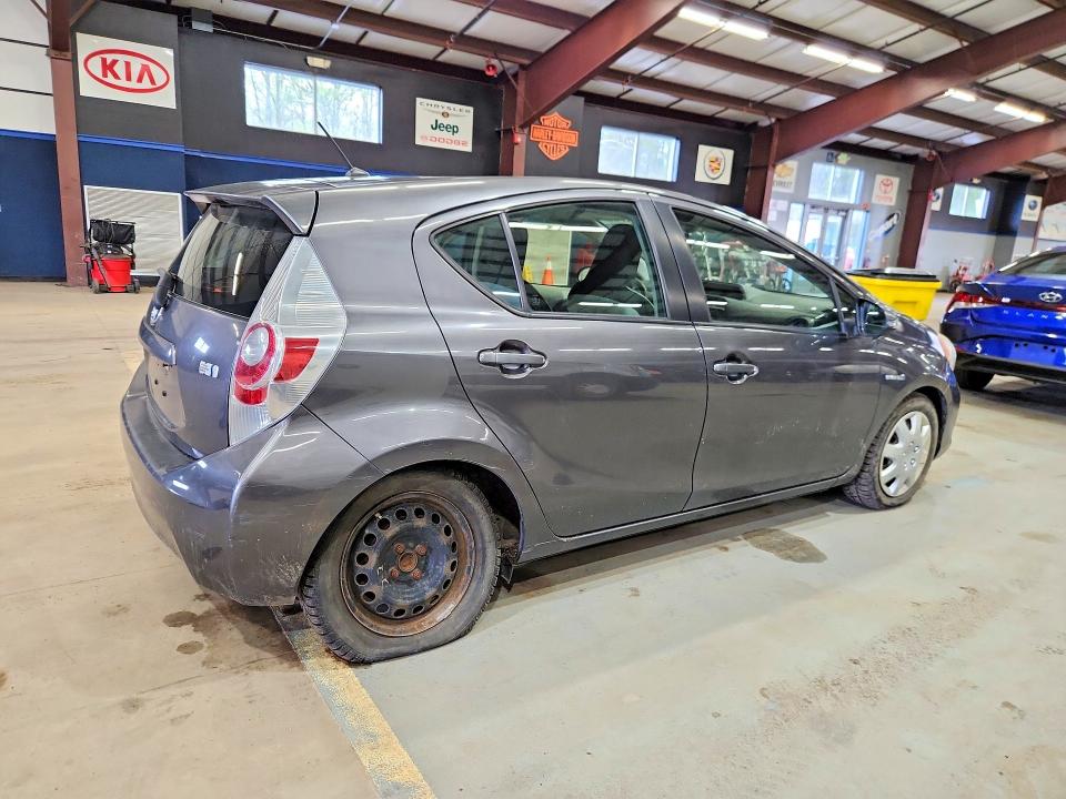 2013 Toyota Prius c VIN JTDKDTB32D1533120 COPART salvage auction — UNDERCARRIAGE, Ma - Certificate Of Title, sold $3,950 on 2026-07-14 (photo 3)
