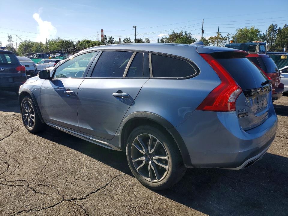 2017 Volvo VIN YV440MWM6H1039150 COPART salvage auction — SIDE, CO - PUBLIC - SALVAGE TITLE, sold $2,700 on 2026-07-07 (photo 2)