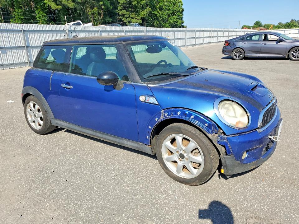 2008 Mini Cooper VIN WMWMF73548TT88597 COPART salvage auction — FRONT END, NC - DEALER ONLY CLEAN TITLE, sold $275 on 2026-07-02 (photo 4)