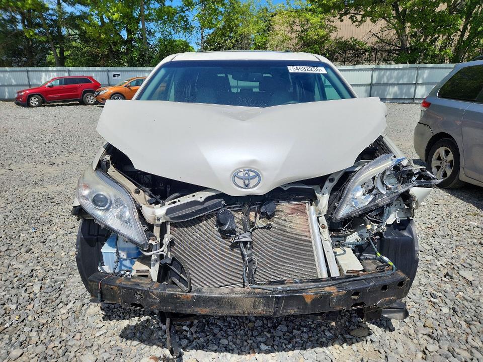 2017 Toyota Sienna VIN 5TDDZ3DC2HS150827 COPART salvage auction — FRONT END, Ma - Cert Of Title-Salvage, sold $2,350 on 2026-07-16 (photo 5)