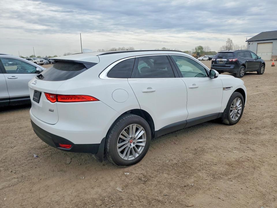 2018 Jaguar F-pace VIN SADCK2FN8JA281258 COPART salvage auction — NORMAL WEAR, Pa - Dealer Only Clean Title (P), sold $3,700 on 2026-07-27 (photo 3)