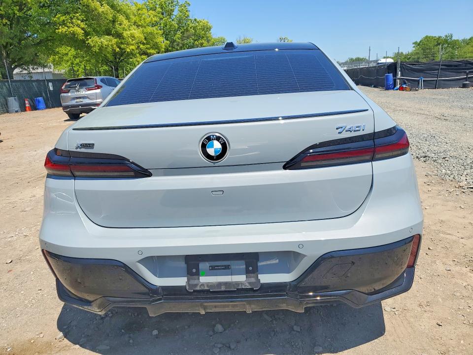 2025 BMW VIN WBA33EH03SCU66378 COPART salvage auction — SIDE, Salvage Title, sold $56,000 on 2026-07-16 (photo 6)