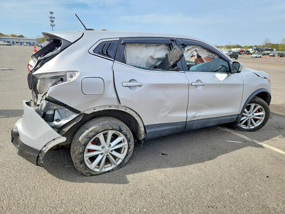 2017 Nissan Rogue VIN JN1BJ1CR9HW117951 COPART salvage auction — ROLLOVER, Ny - Mv-907A Salvage Certificate, sold $400 on 2026-07-13 (photo 3)