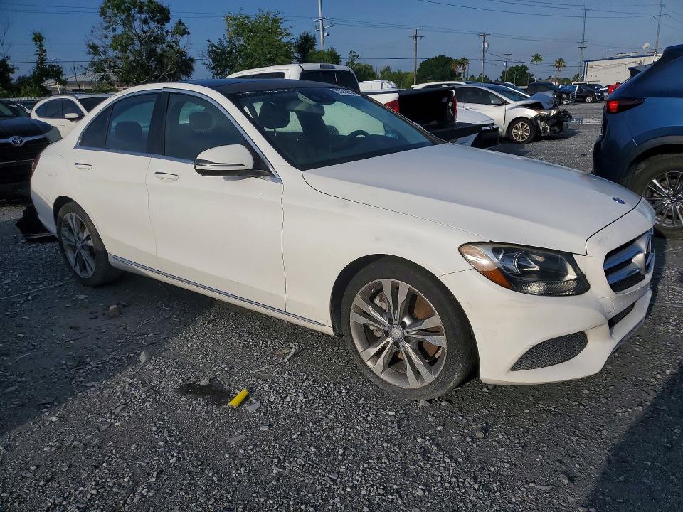 2017 Mercedes-benz C-klasse VIN WDDWF4JB1HR254992 COPART salvage auction — MECHANICAL, Fl - Dealer Only Clean Title (P), sold $4,450 on 2026-07-31 (photo 4)