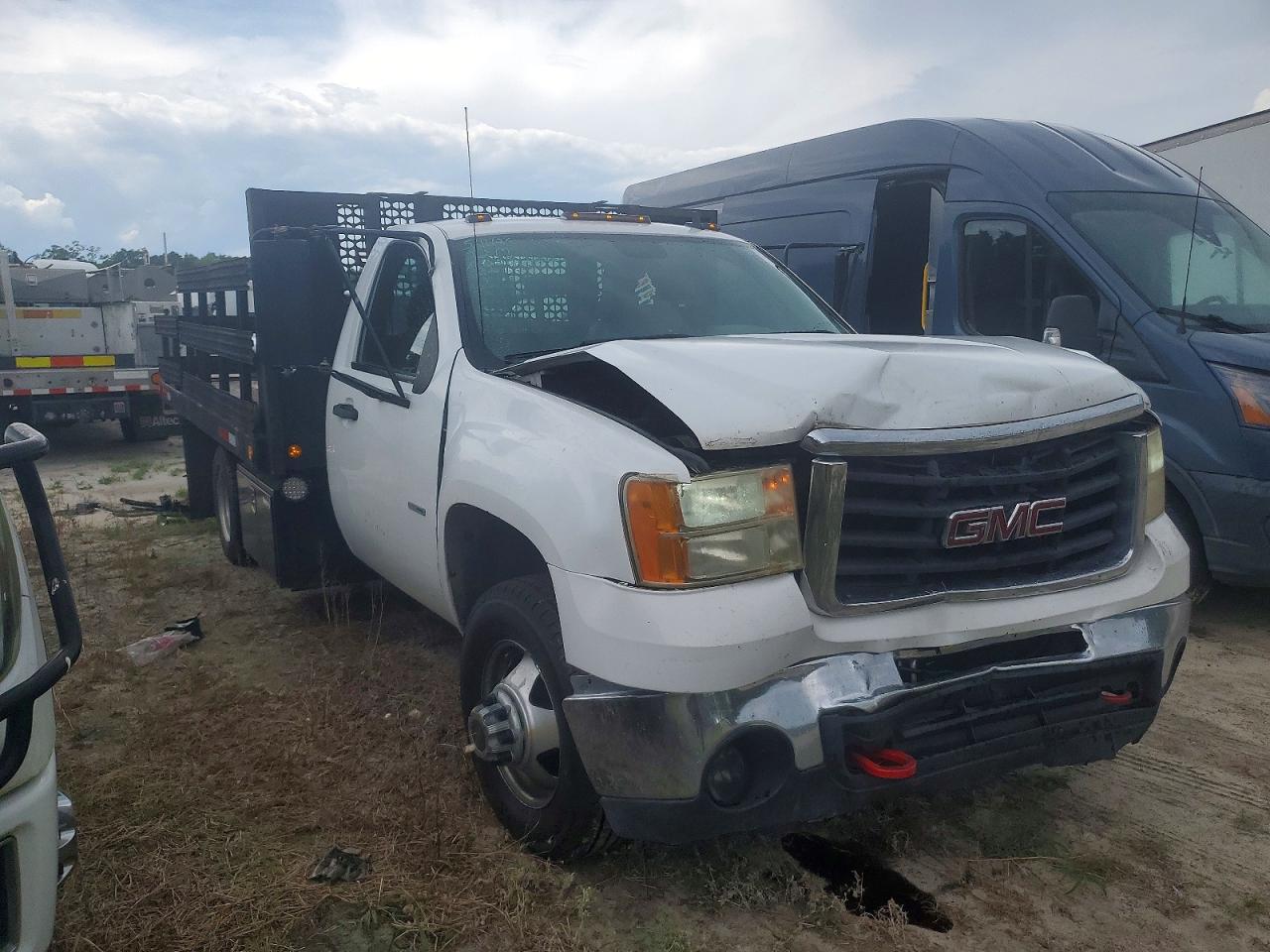 2008 GMC Sierra VIN 1GDJC346X8E133354 COPART salvage auction — Front End, GA - CERT OF TITLE-SALVAGE, sold $1,900 on 2026-07-02 (photo 1)