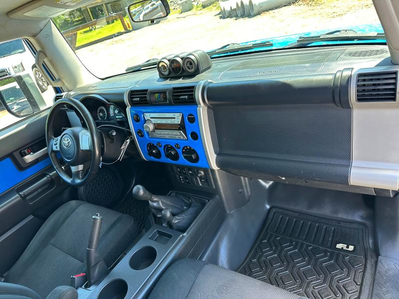 2007 Toyota Fj cruiser VIN JTEBU11F870036224 COPART salvage auction — MINOR DENT/SCRATCHES, Ct - Certificate Of Title (P), sold $6,900 on 2026-07-08 (photo 9)
