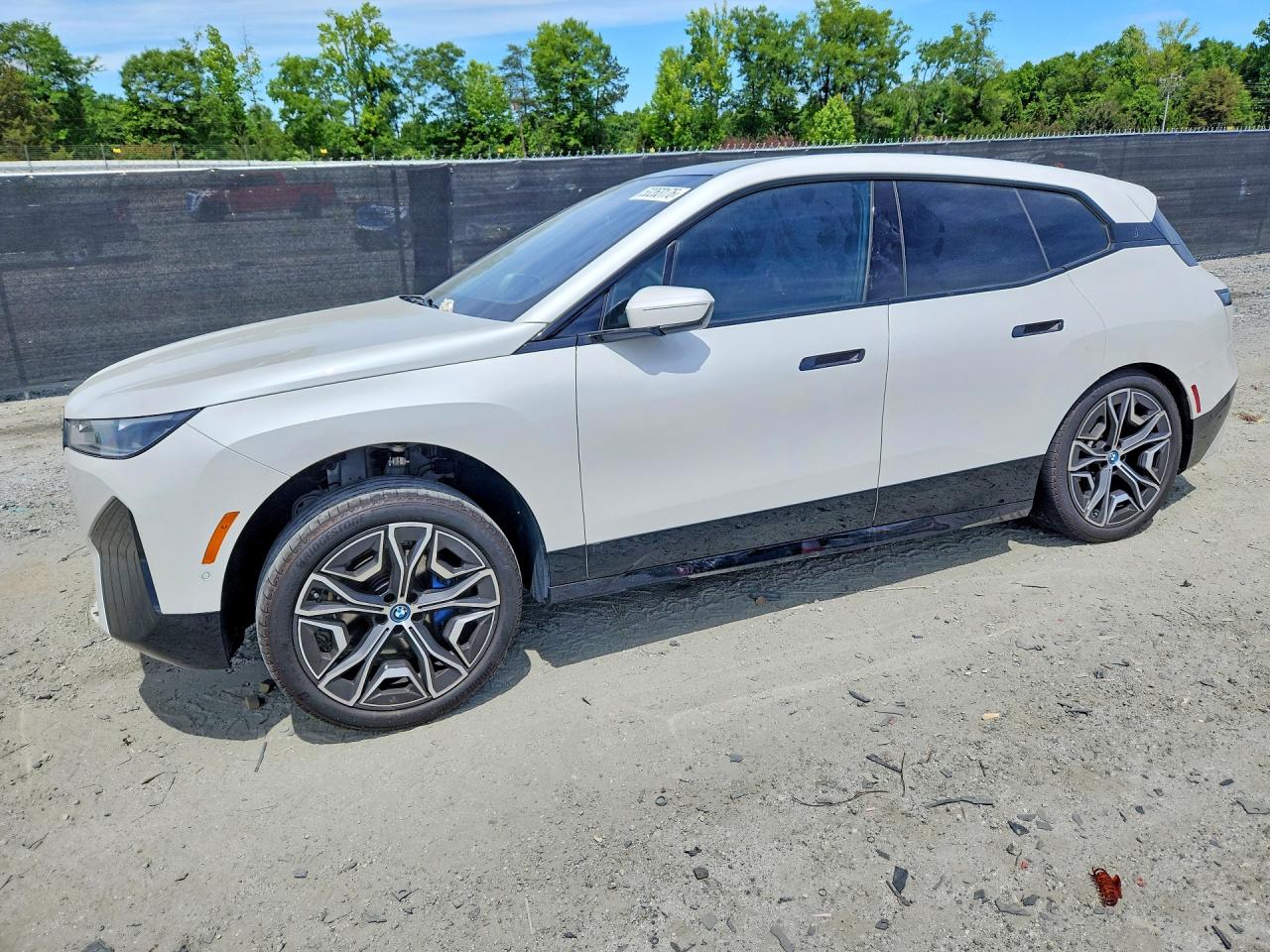 2025 BMW Ix VIN WB523CF02SCU70598 COPART salvage auction — Front End, SC - CERT OF TITLE-SALVAGE, sold $27,500 on 2026-07-27 (photo 1)