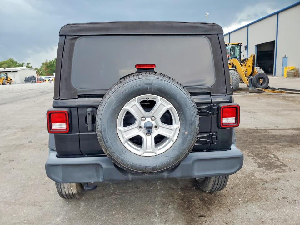 2022 Jeep Wrangler unlimited VIN 1C4HJXDG6NW165068 COPART salvage auction — SIDE, FL - CERTIFICATE OF TITLE, sold $7,100 on 2026-07-21 (photo 6)