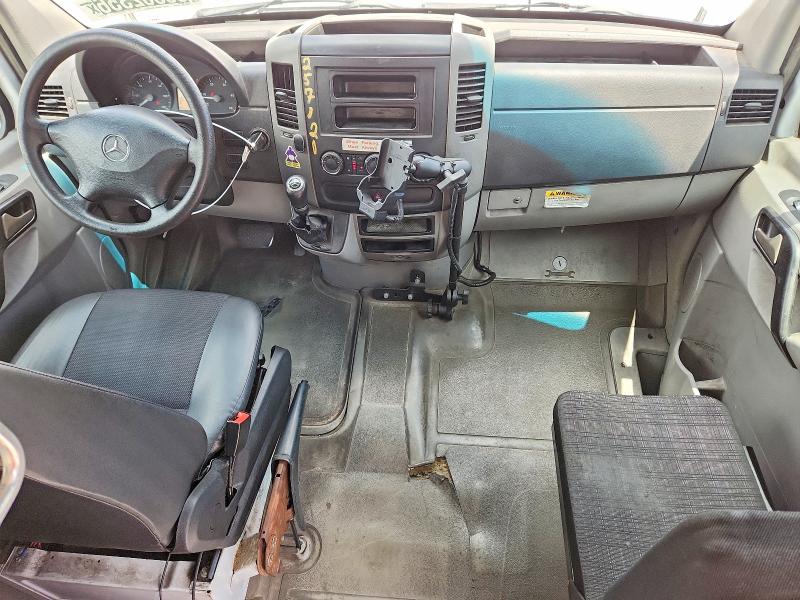2016 Mercedes-benz Sprinter VIN WD3PE8DD8GP250271 COPART salvage auction — MINOR DENT/SCRATCHES, Fl - Certificate Of Title, sold $3,500 on 2026-08-02 (photo 8)