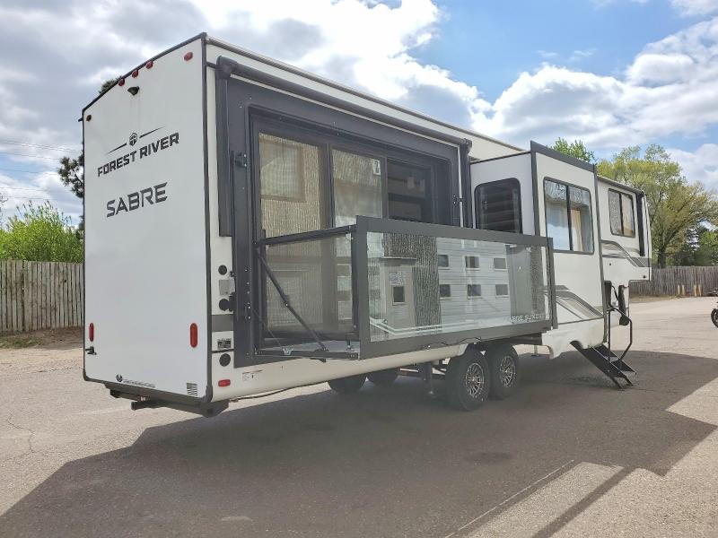 2026 Forest river Sabre VIN 5ZT3SRYB2T6116298 COPART salvage auction — SIDE, MN - CERT OF TITLE-SALVAGE, sold $27,500 on 2026-08-13 (photo 4)