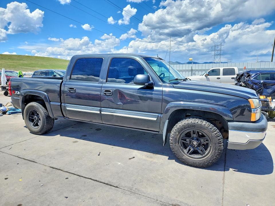 2004 Chevrolet Silverado VIN 2GCEK13T141340523 COPART salvage auction — SIDE, Co - Public - Salvage Title, sold $1,800 on 2026-07-22 (photo 4)