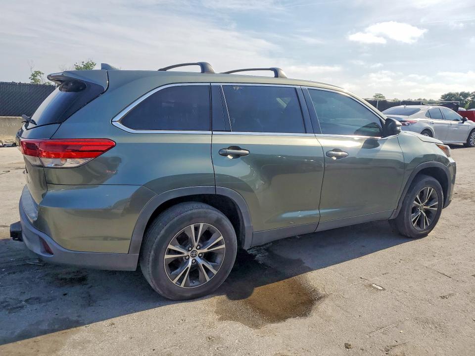 2019 Toyota Highlander VIN 5TDZZRFH1KS333290 COPART salvage auction — MINOR DENT/SCRATCHES, In - Certificate Of Title (P), sold $9,600 on 2026-07-30 (photo 3)