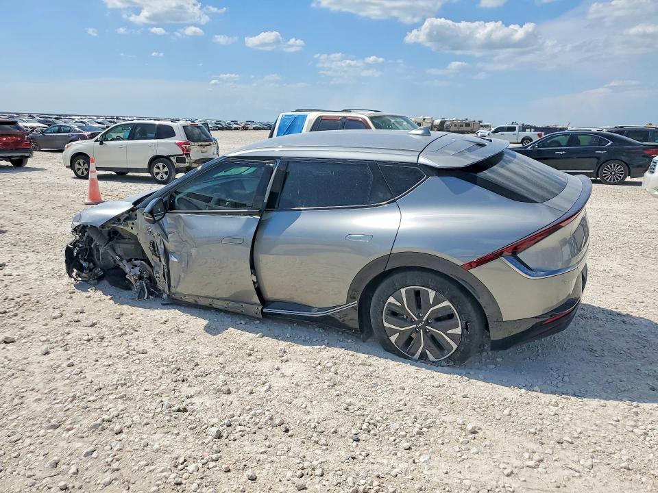2023 Kia VIN KNDC34LAXP5607696 COPART salvage auction — SIDE, Tx - Salvage Vehicle Title, sold $4,750 on 2026-07-09 (photo 2)