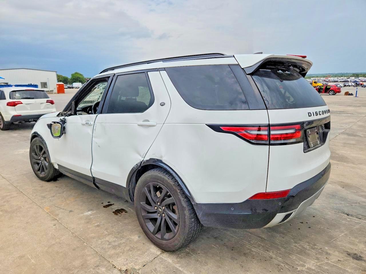 2020 Land Rover Discovery VIN SALRU2RV6L2435449 COPART salvage auction — Rollover, TX - SALVAGE VEHICLE TITLE, sold $4,800 on 2026-07-09 (photo 2)