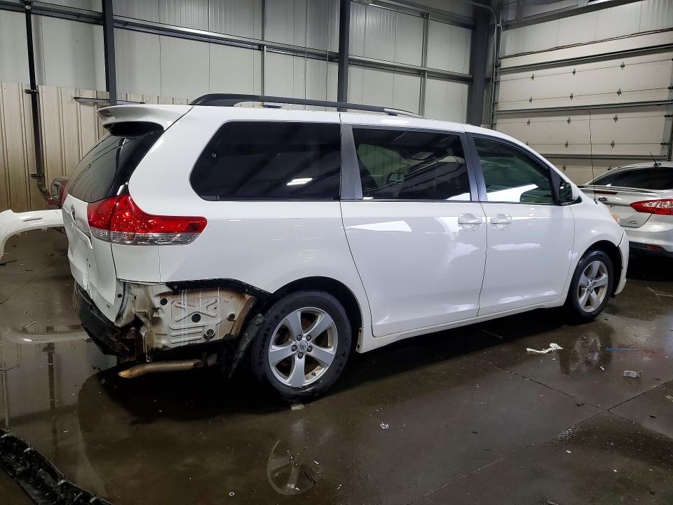2014 Toyota Sienna VIN 5TDKK3DC5ES519624 COPART salvage auction — REAR END, Mn - Cert Of Title-Prior Salvage, sold $4,100 on 2026-07-09 (photo 3)