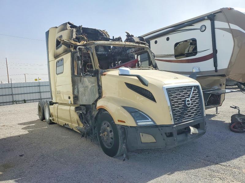 2020 Volvo Vn VIN 4V4NC9EH8LN249447 — COPART salvage auction photo