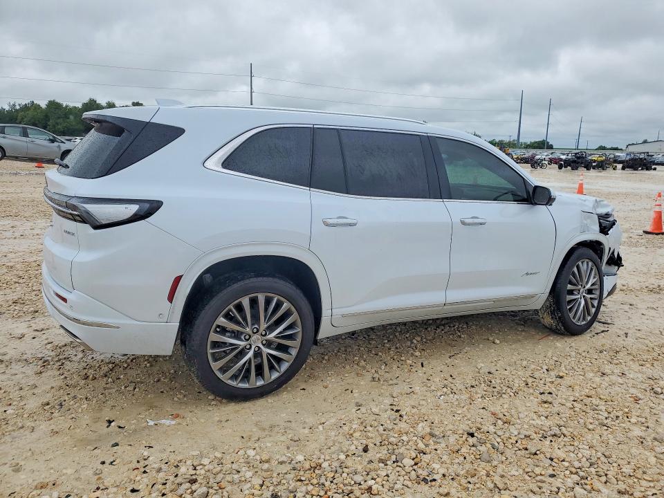 2026 Buick . VIN 5GAEVCKS5TJ221908 COPART salvage auction — FRONT END, Salvage Title, sold $23,000 on 2026-07-21 (photo 3)