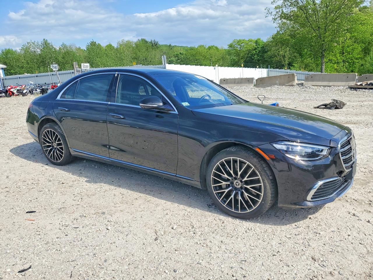 2022 Mercedes-Benz S-klasse VIN W1K6G6DB9NA091295 COPART salvage auction — Side, St - Salvage Title, sold $34,500 on 2026-07-08 (photo 4)
