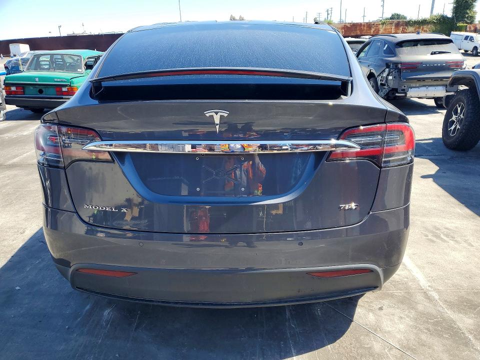 2018 Tesla Model x VIN 5YJXCAE26JF087993 COPART salvage auction — BURN, Ca - Non-Repairable Vehicle Cert, sold $300 on 2026-07-22 (photo 6)