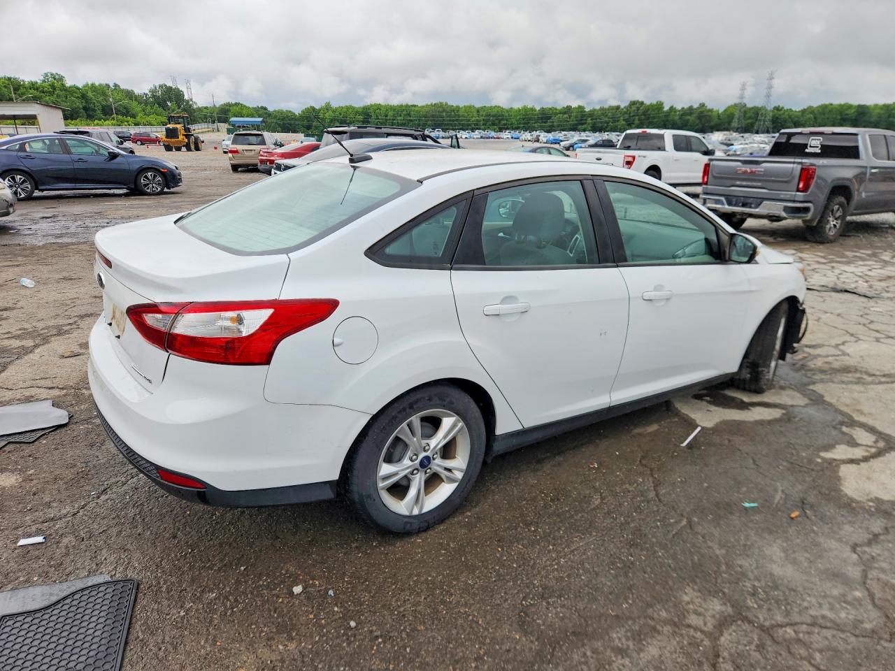 2014 Ford Focus VIN 1FADP3F22EL172999 COPART salvage auction — Front End, TN - SALVAGE CERTIFICATE, sold $800 on 2026-07-09 (photo 3)