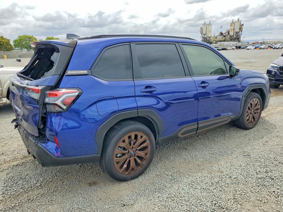 2025 Subaru Forester VIN JF2SLSJD4SH428771 COPART salvage auction — INTERIOR BURN, Ca - Salvage Certificate, sold $6,300 on 2026-07-24 (photo 3)