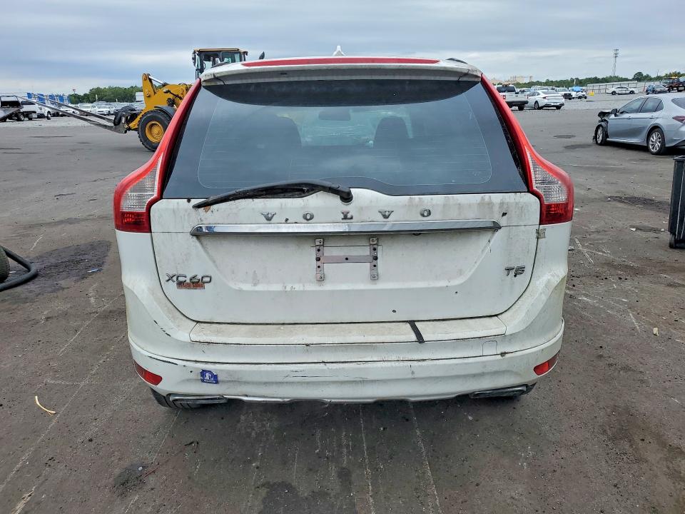 2015 Volvo VIN YV440MDJ8F2676329 COPART salvage auction — FRONT END, Fl - Certificate Of Title, sold $675 on 2026-07-29 (photo 6)