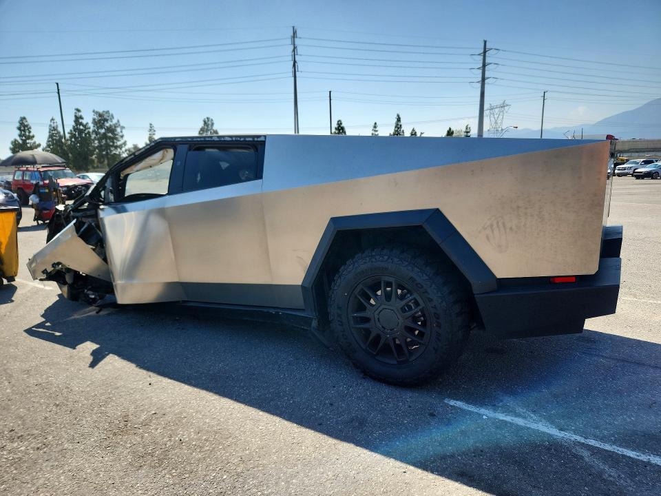 2025 Tesla Cybertruck VIN 7G2CEHED9SA067915 COPART salvage auction — ALL OVER, Ca - Salvage Certificate, sold $14,500 on 2026-07-28 (photo 2)