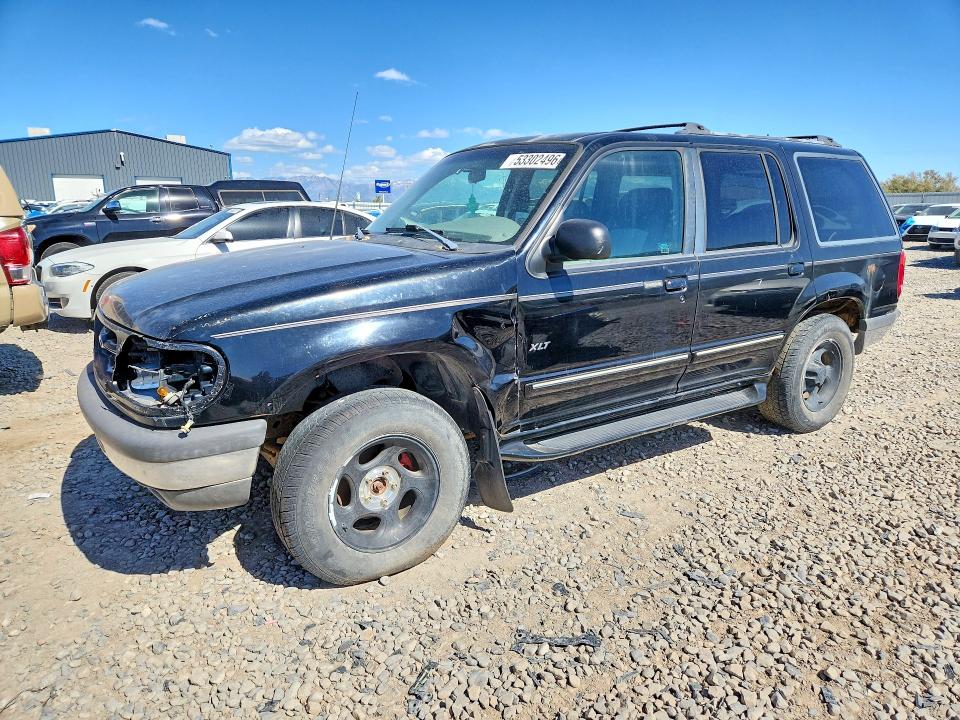 1998 Ford Explorer VIN 1FMZU34E2WZB83470 — COPART salvage auction photo