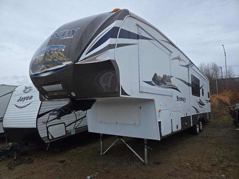2013 Keystone rv Recreational vehicle (rv) VIN 4YDF33121DB630362 COPART salvage auction — ROOF, QC - IRRECUPERABLE, sold $175 on 2026-07-07 (photo 2)