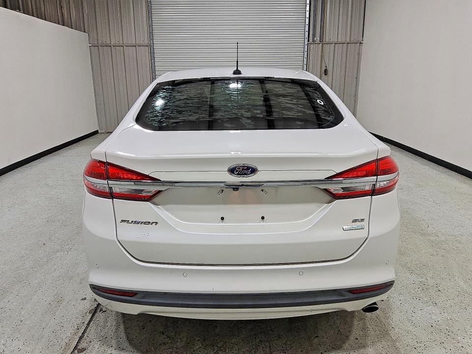 2017 Ford Fusion VIN 3FA6P0HD8HR364004 COPART salvage auction — MINOR DENT/SCRATCHES, Fl - Certificate Of Title, sold $2,400 on 2026-07-09 (photo 6)