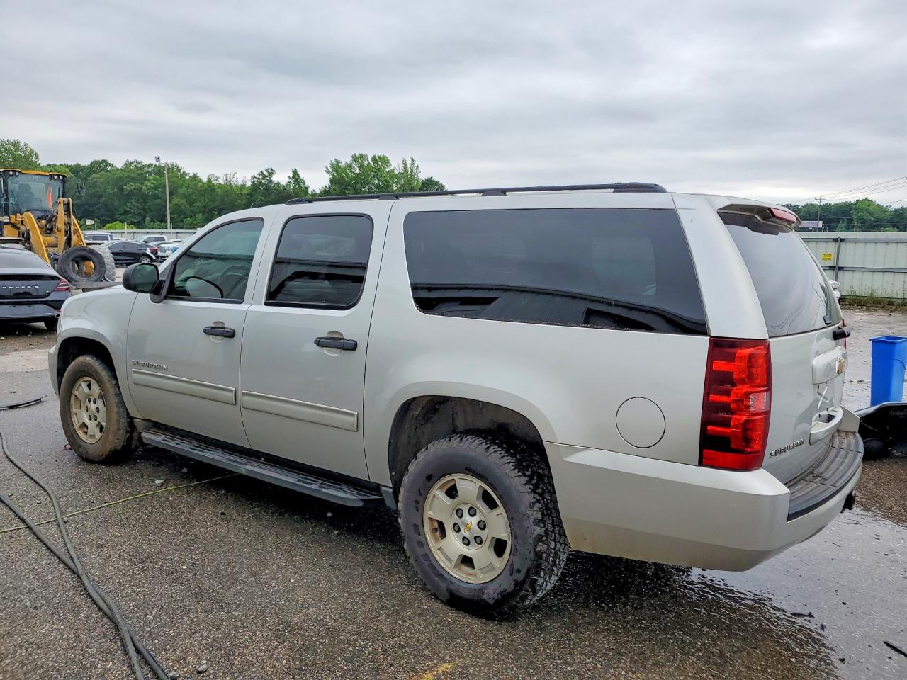 2010 Chevrolet Suburban VIN 1GNUCHE06AR193419 COPART salvage auction — Mechanical, AL - CERT OF TITLE-SALVAGE TITLE, sold $775 on 2026-07-09 (photo 2)