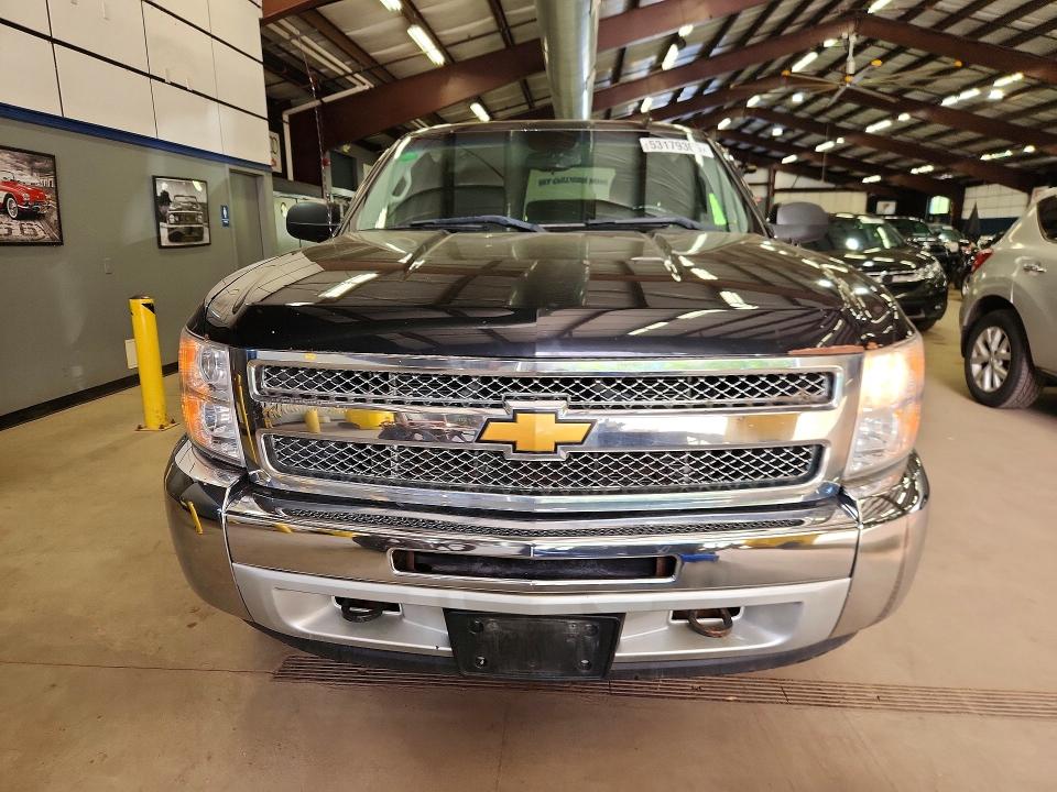 2013 Chevrolet Silverado 1500 VIN 1GCRKSE71DZ217304 COPART salvage auction — MINOR DENT/SCRATCHES, VT - CERTIFICATE OF TITLE, sold $2,500 on 2026-07-09 (photo 5)