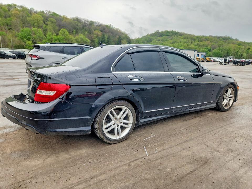2012 Mercedes-benz C-klasse VIN WDDGF8BB8CR195698 COPART salvage auction — REAR END, Oh - Cert Of Title-Salvage, sold $1,900 on 2026-07-02 (photo 3)