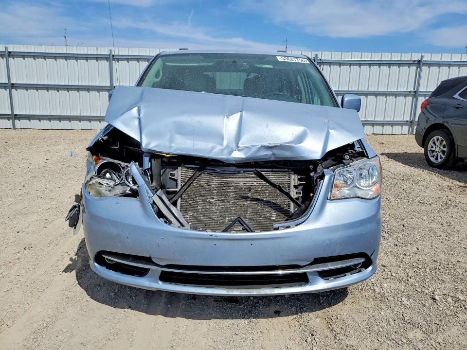 2013 Chrysler Voyager VIN 2C4RC1BG0DR519396 COPART salvage auction — FRONT END, Ia - Cert Of Title-Salvage Title, sold $1,950 on 2026-07-08 (photo 5)