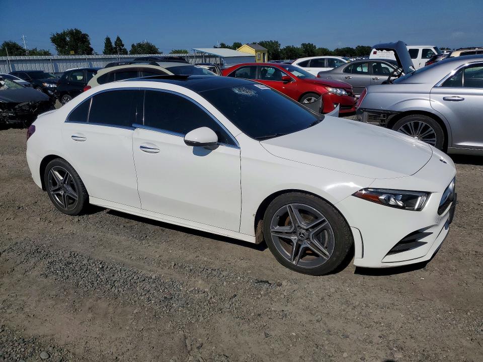 2020 Mercedes-benz VIN W1K3G4EB7LJ208147 COPART salvage auction — VANDALISM, CA - SALVAGE CERTIFICATE, sold $6,900 on 2026-07-16 (photo 4)