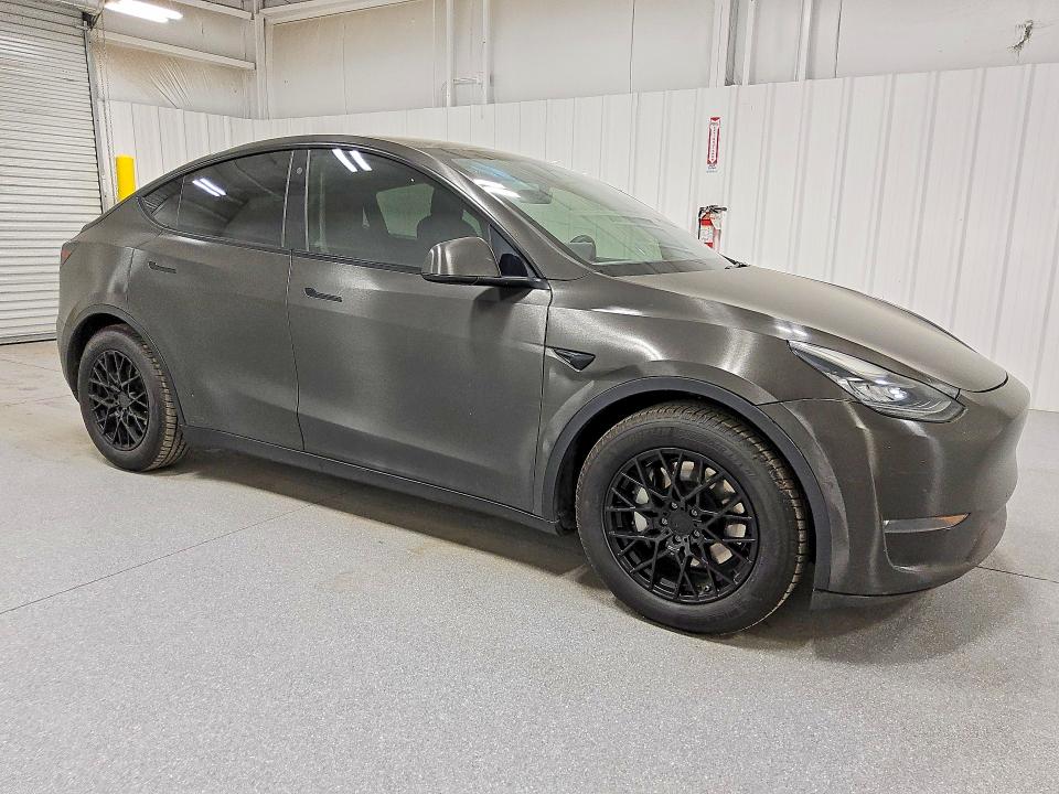 2021 Tesla Model y VIN 5YJYGDEE3MF108260 COPART salvage auction — NORMAL WEAR, AZ - CERT OF TITLE-RESTORED SALVAGE, sold $9,800 on 2026-07-07 (photo 4)