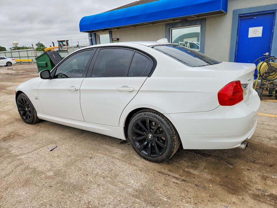 2011 BMW 3er VIN WBAPK7C51BF087333 COPART salvage auction — HAIL, KS - CERT OF TITLE-SALVAGE, sold $950 on 2026-08-03 (photo 2)