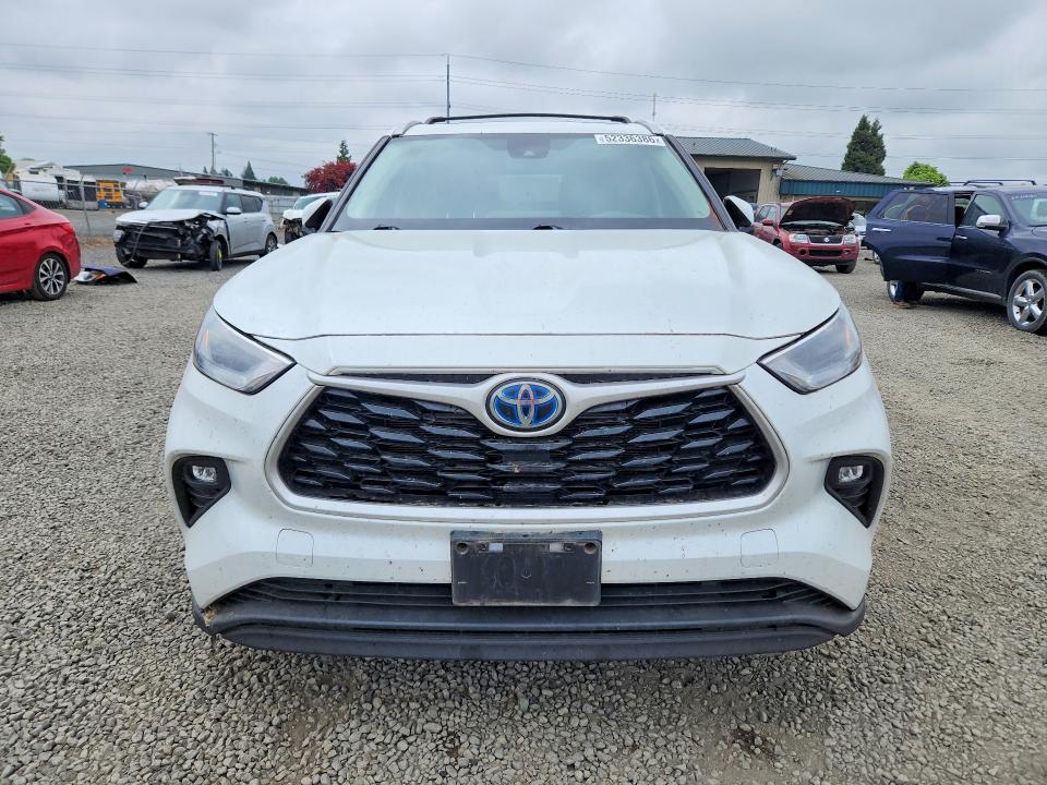 2022 Toyota VIN 5TDGBRCHXNS550390 COPART salvage auction — SIDE, Or - Salvage Title Certificate, sold $10,700 on 2026-07-14 (photo 5)
