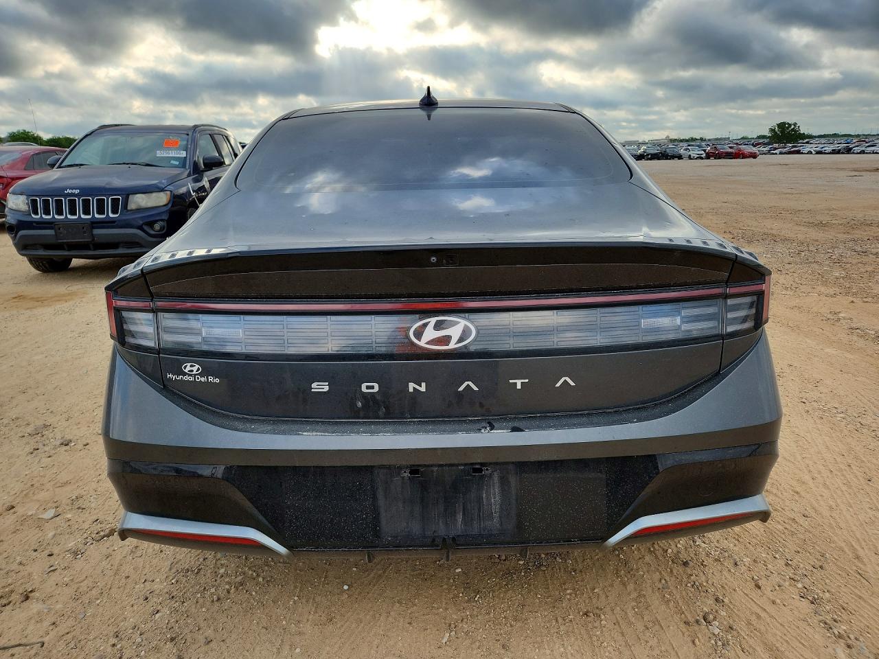 2024 Hyundai Sonata VIN KMHL64JA0RA392717 COPART salvage auction — Minor Dent/Scratches, TX - SALVAGE VEHICLE TITLE, sold $10,400 on 2026-07-09 (photo 6)