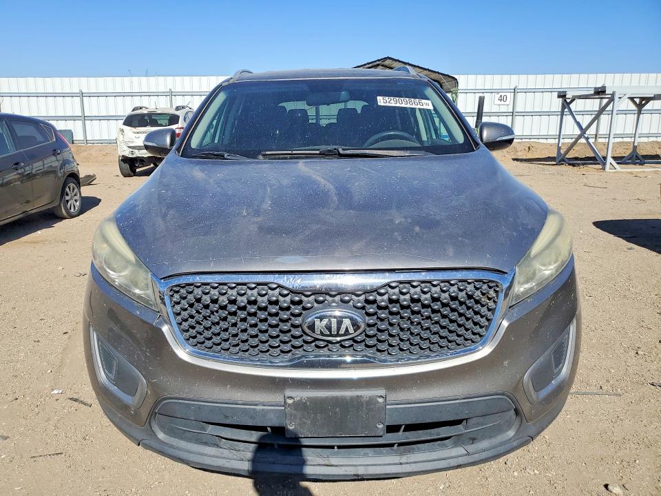 2016 Kia Sorento VIN 5XYPGDA53GG177562 COPART salvage auction — SIDE, CA - DIS/DLR/EXP ONLY CLEAN TITLE, sold $900 on 2026-07-20 (photo 5)
