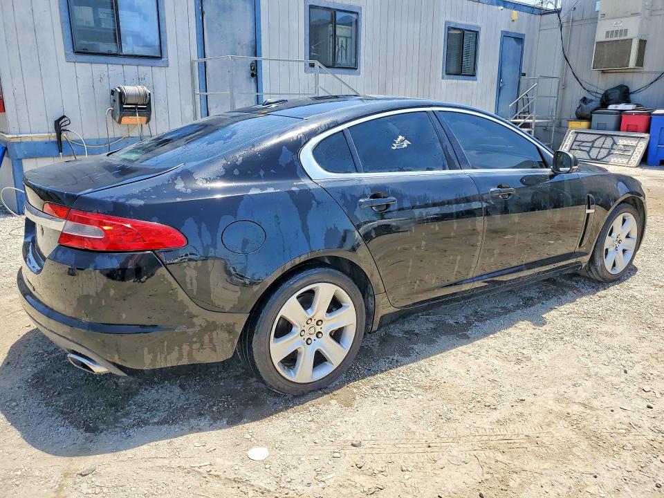 2011 Jaguar Xf VIN SAJWA0FBXBLS13119 COPART salvage auction — MINOR DENT/SCRATCHES, Ca - Dis/Dlr/Exp Only Clean Title (P), sold $1,950 on 2026-07-02 (photo 3)