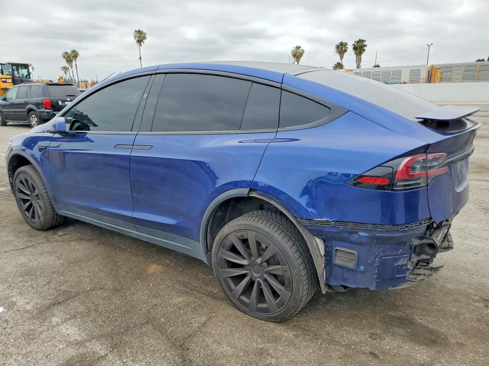 2022 Tesla Model x VIN 7SAXCDE50NF339094 COPART salvage auction — SIDE, CA - SALVAGE CERTIFICATE, sold $15,900 on 2026-08-21 (photo 2)