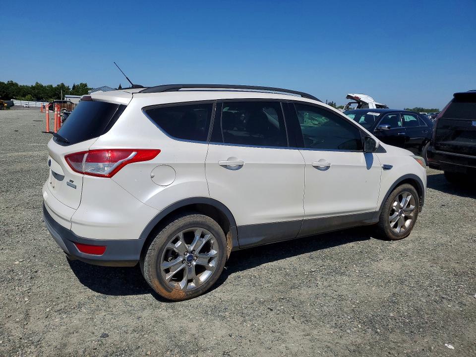 2016 Ford VIN 1FMCU0GX0GUB15927 COPART salvage auction — MINOR DENT/SCRATCHES, Ca - Dis/Dlr/Exp Only Clean Title, sold $175 on 2026-07-02 (photo 3)