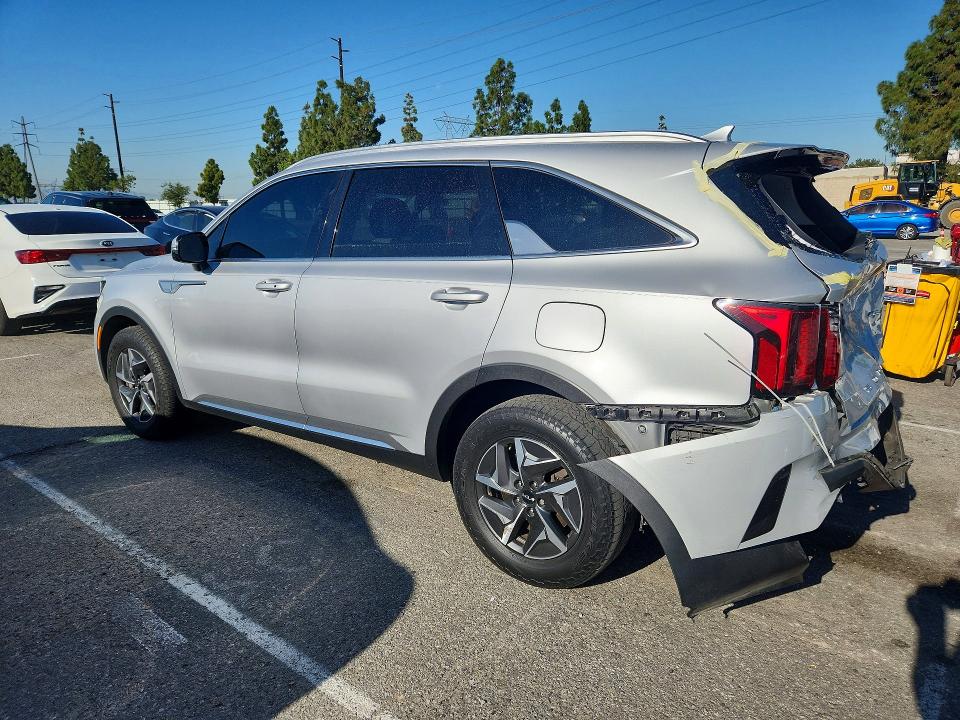 2022 Kia Sorento VIN KNDRG4LG6N5106840 COPART salvage auction — REAR END, CA - SALVAGE CERTIFICATE, sold $200 on 2026-07-28 (photo 2)