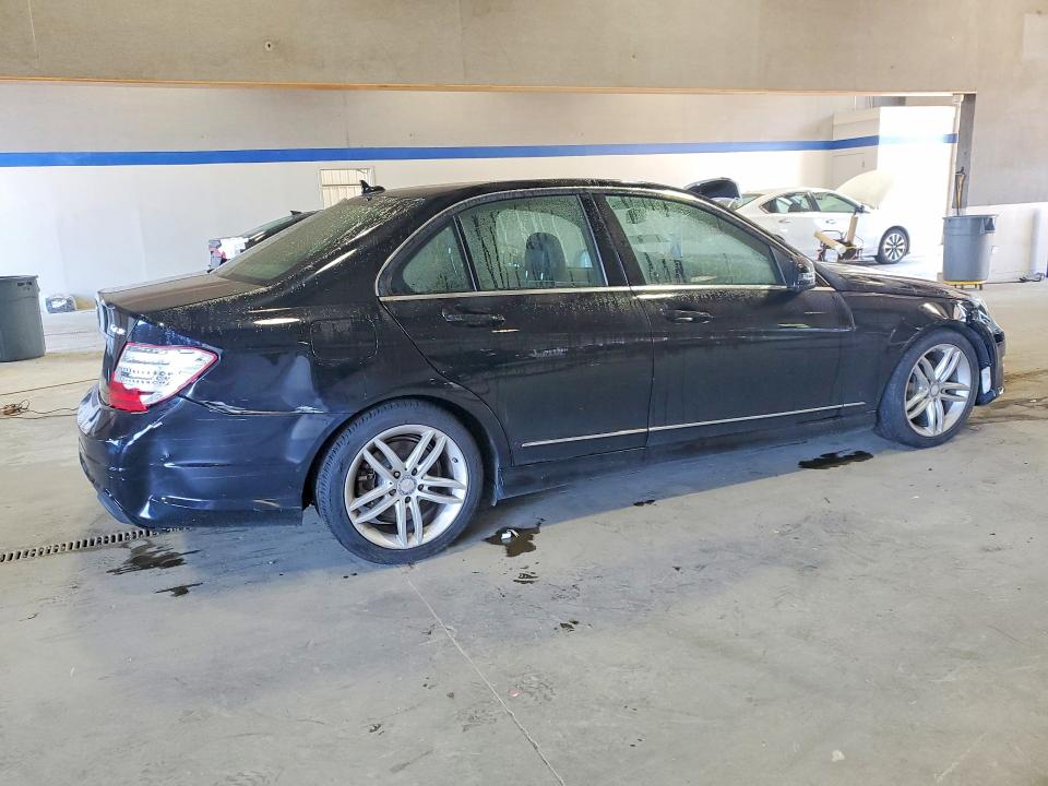 2012 Mercedes-benz C-klasse VIN WDDGF8BB4CR228888 COPART salvage auction — REAR END, Va - Cert Of Title - Salvage, sold $650 on 2026-07-17 (photo 3)